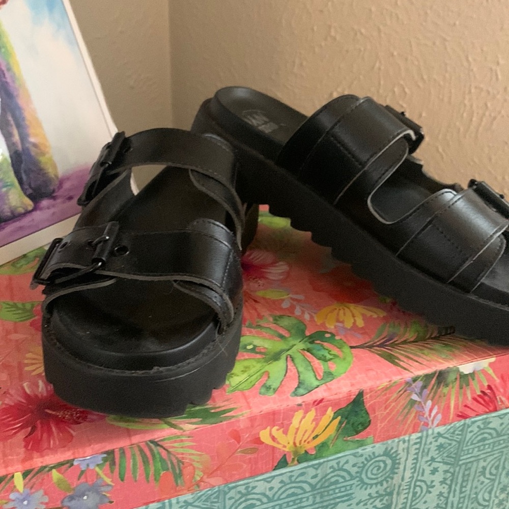 Madden NYC black buckle sandals